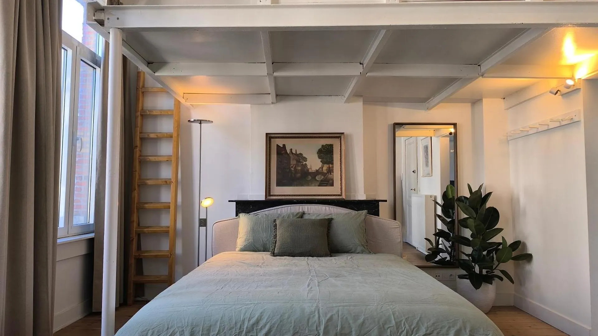 Lovely City Centre Duplex Антверпен Апартаменты