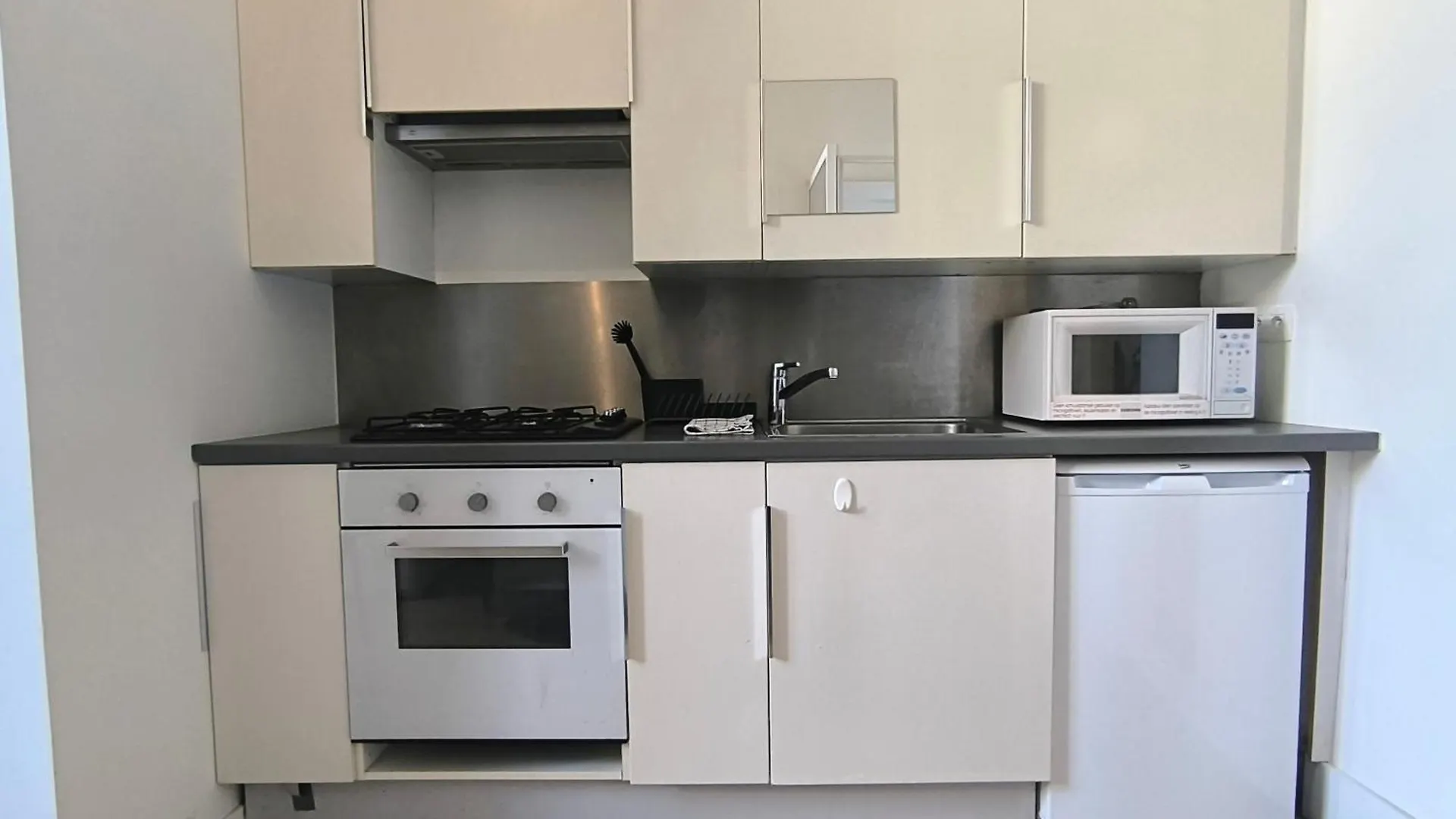 Апартаменты Lovely City Centre Duplex Антверпен