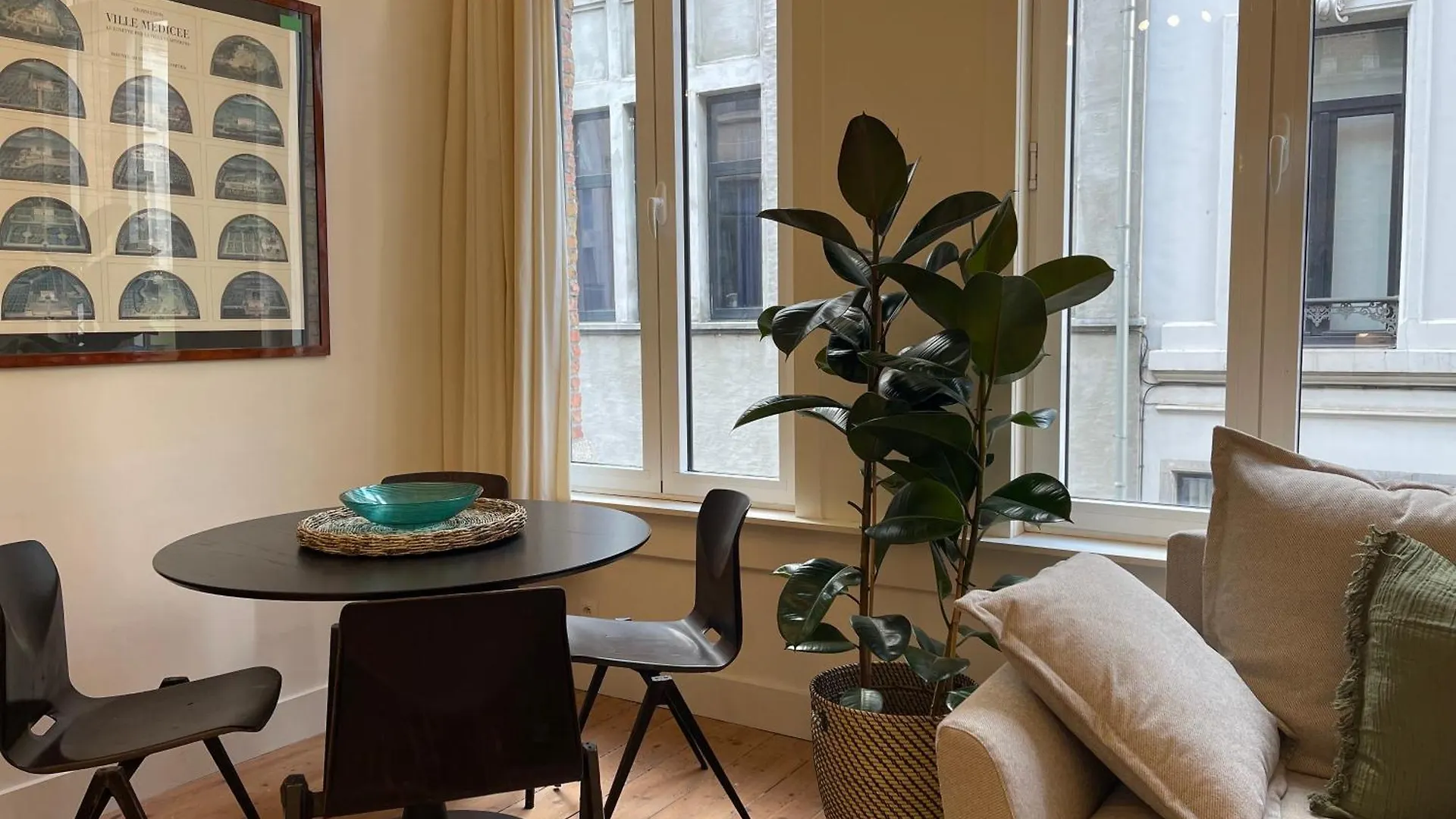 Lovely City Centre Duplex Антверпен Апартаменты